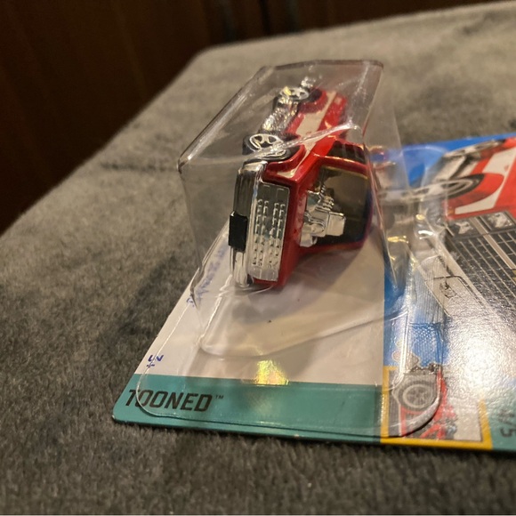 "🥦5/$25🥦". Hot Wheels Toon’d ‘83 Chevy Silverado - Picture 2 of 5